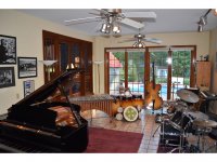 321 South Mendon