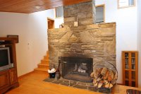 5704 East Hill