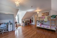 76 Grove Hill