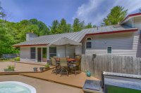 335 Lakewood