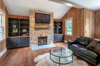1532 Happy Valley