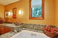 102 East Ash Hawk Inn and Mountain Resort