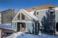 697 East Mountain