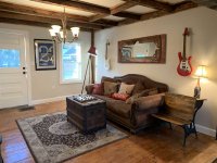 1097 West Woodstock