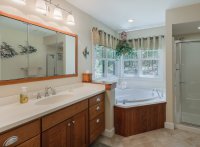350 Oak Lodge