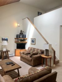 528 East Mountain