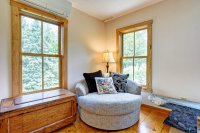 370 Lombard Hill