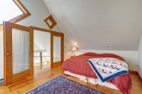 370 Lombard Hill
