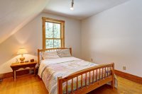 370 Lombard Hill