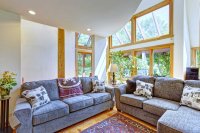 370 Lombard Hill