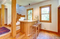 370 Lombard Hill