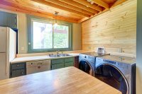 370 Lombard Hill