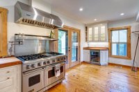 370 Lombard Hill