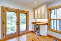 370 Lombard Hill