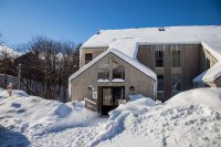 907 E Mountain