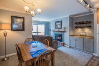 907 E Mountain