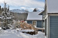 697 East Mountain