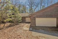852 Colonial