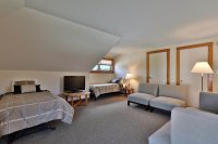526 East Mountain