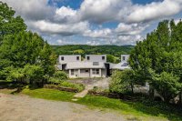 148B East Hill