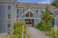 697 East Mountain