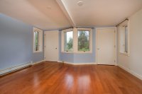 148B East Hill