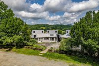 148B East Hill