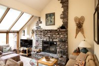 934 East Ash Hawk Ledges