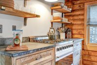 3369 Hartland Hill