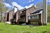 1048 East Ash Hawk Resort