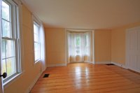 1082 West Woodstock