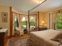 5250 West Woodstock