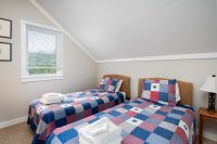 695 East Mountain