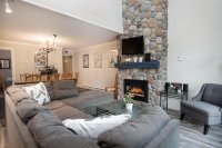 695 East Mountain