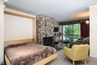 697 East Mountain
