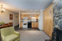 697 East Mountain