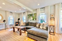 2525 Barnard