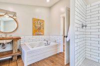 2525 Barnard