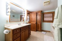 734 Curtis Hollow