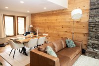 934 East Ash Ledges
