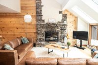 934 East Ash Ledges