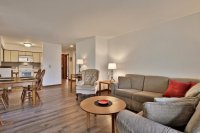 1094 East Ash Hawk Resort