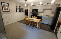 907 East Mountain