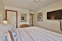 526 East Mountain