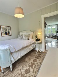 708 E Woodstock