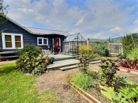 708 E Woodstock
