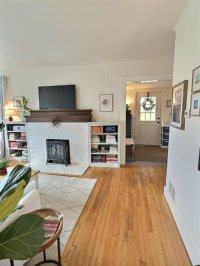 708 E Woodstock