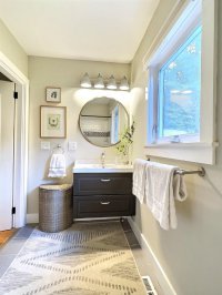 708 E Woodstock