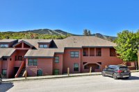 522 E Mountain