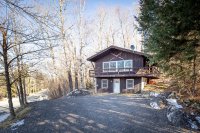 895 Roaring Brook